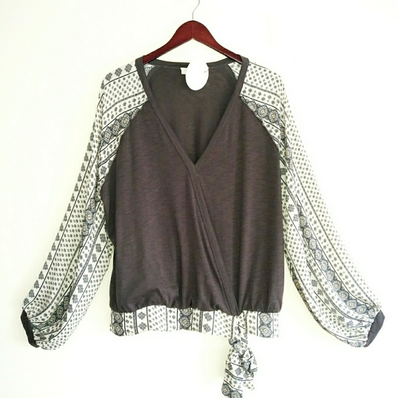 Boho Billow Sleeve Faux Wrap V Neck Blouse - Picture 3 of 7